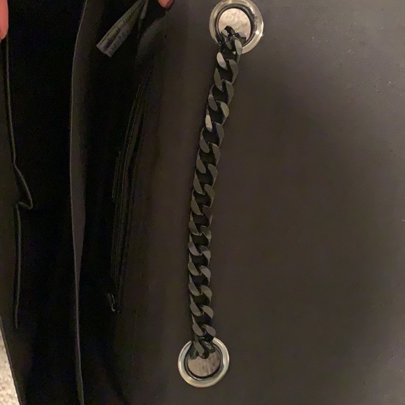 Black chain one-strap shoulder bag - Picture 3 of 5